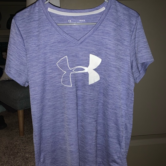 Under Armour Tops - Under Armour T-shirt